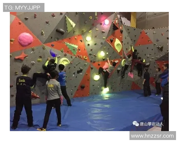 上海攀岩队区域防守策略解析与攀岩热点的深度探讨