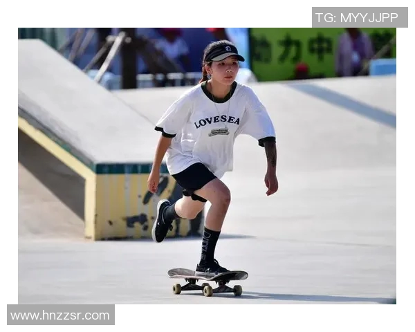 杭州滑板队在极限运动会中以99分稳居积分榜首位